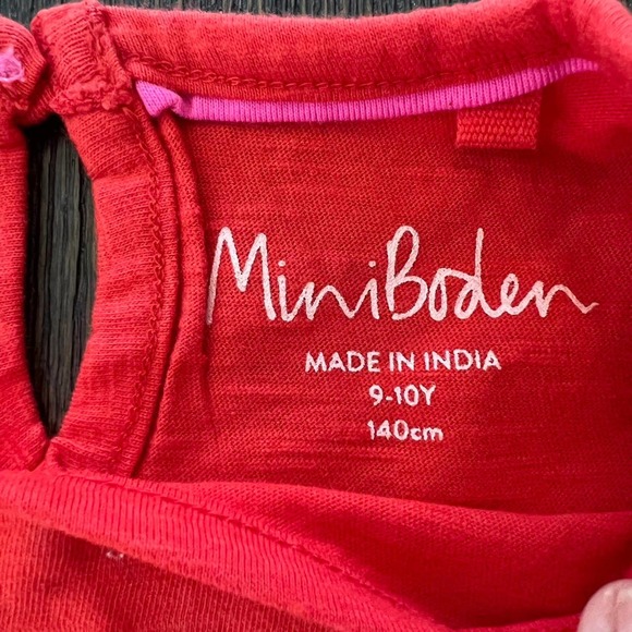 Mini Boden Red Flutter Heart Applique Tank Top size 9-10 years New without tags - Picture 6 of 7